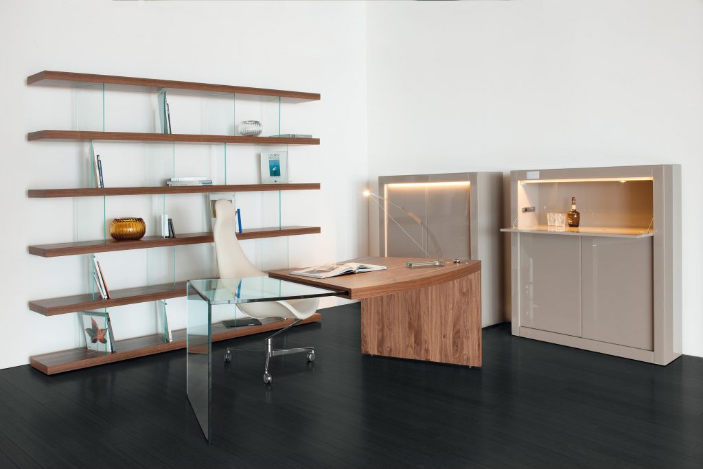 Scrivania in Vetro: Modelli e Caratteristiche di Design