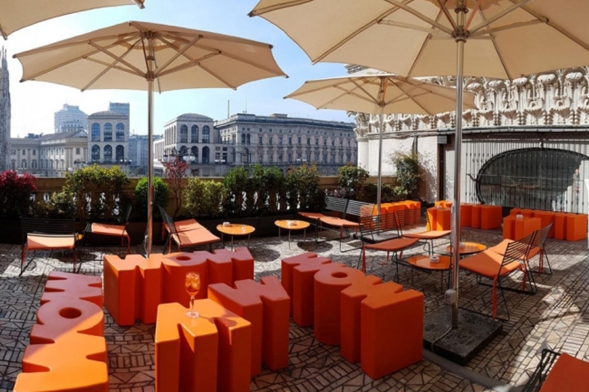 outdoor bar
