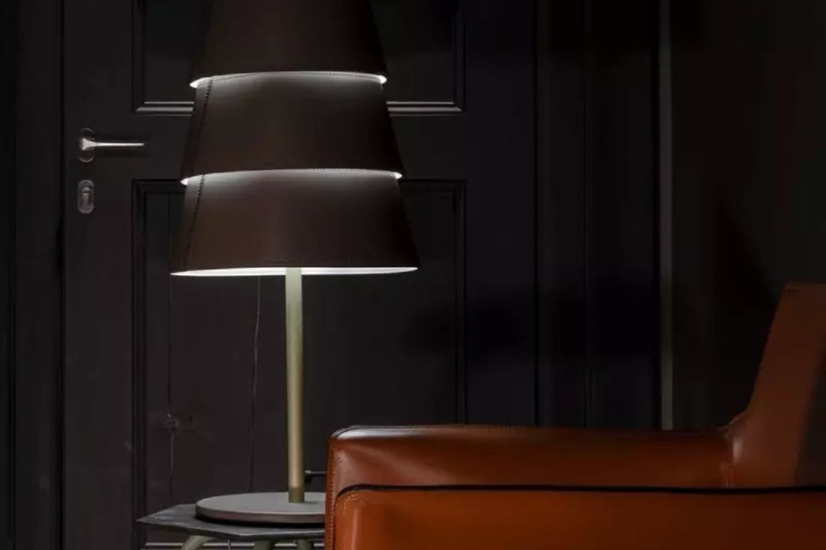 Éclairer la zone TV - Lampe Tulip Enrico Pellizzoni de table