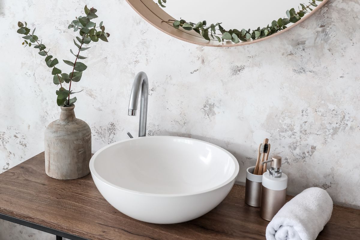 Coin beauté petite salle de bain moderne