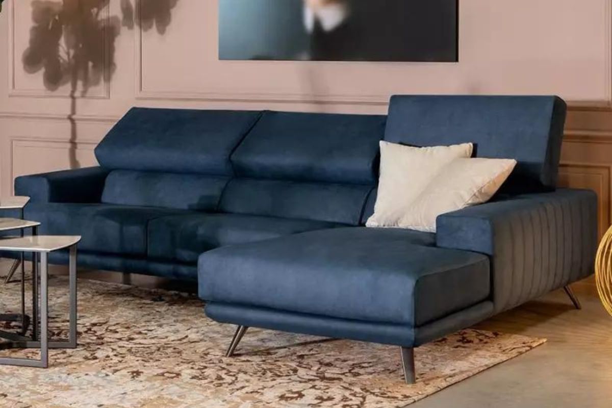 How to best match a blue sofa: 10 photos of perfect matches