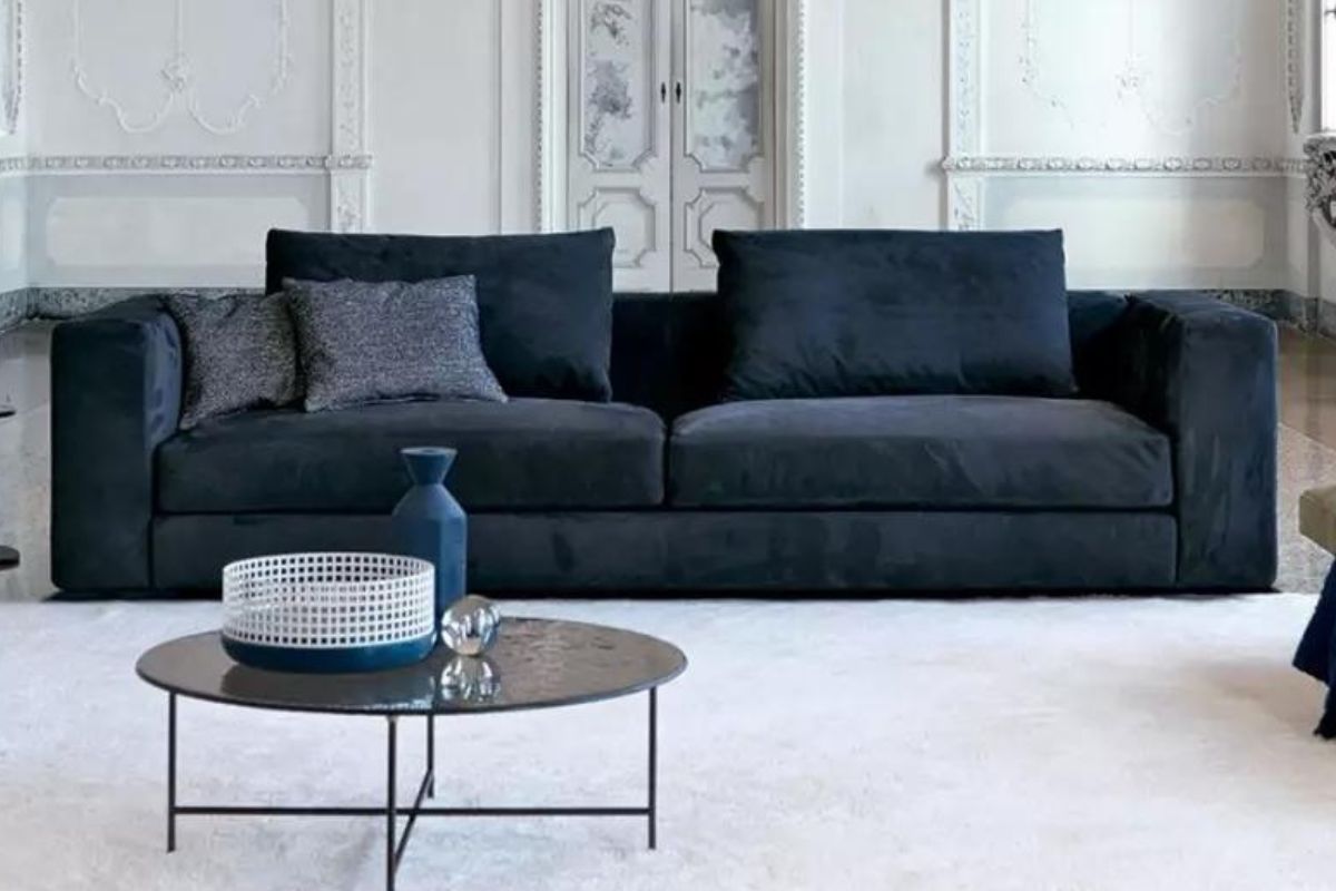 How to best match a blue sofa: 10 photos of perfect matches