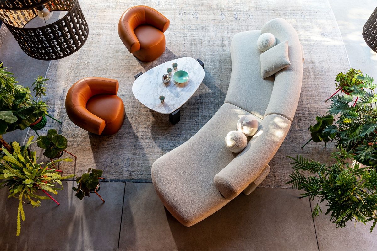 Ideas and tricks for matching sofa colour to furniture