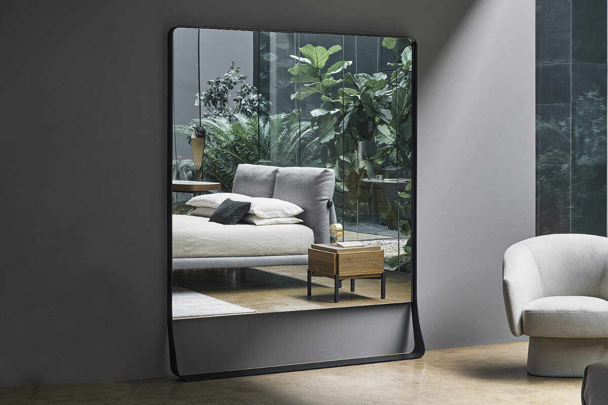 round mirror