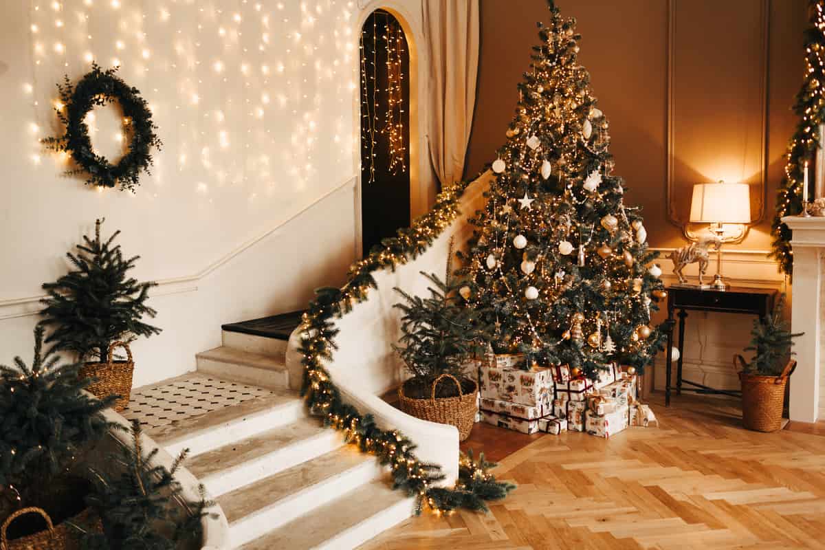 Albero di Natale: come addobbarlo per ottenere un effetto WOW