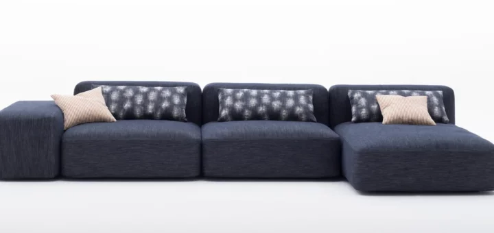 Divano Dorvan di Desiree con chaise longue sul lato destro per chi guarda frontalmente
