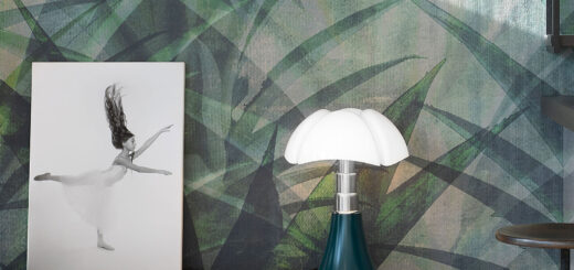 Lampada Pipistrello di Martinelli Luce disegnata da Gae Aulenti