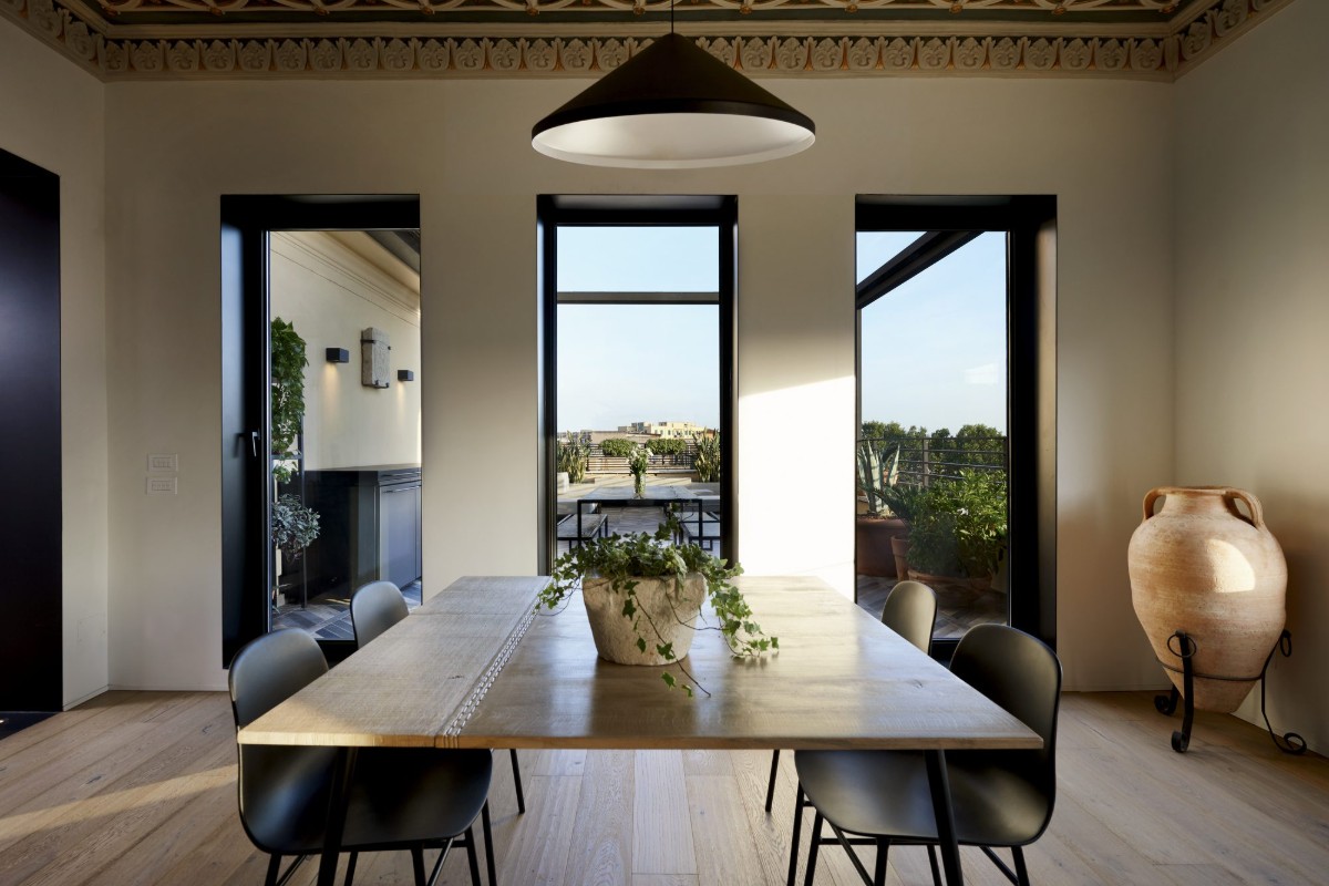 carola vannini ar penthouse rome dining area