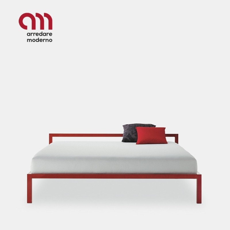 Letto Aluminium Bed di MDF Italia in alluminio