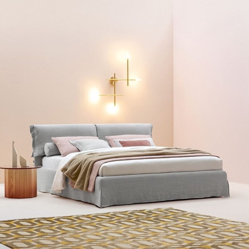 Cama de matrimonio Giselle de Twils con cabecero acolchado