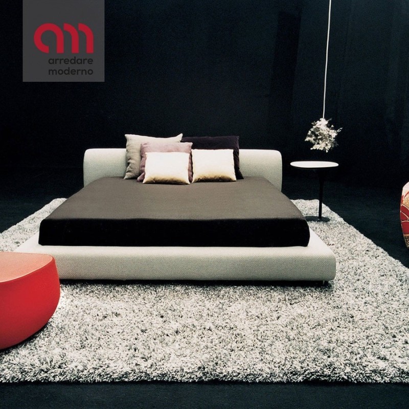 Letto Lowland di Moroso in tessuto sfoderabile